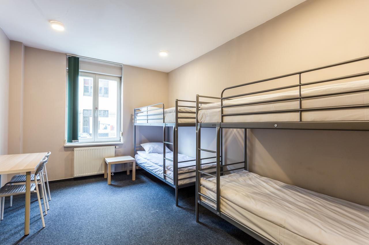 Greenwood Hostel Centrum Varsavia Esterno foto
